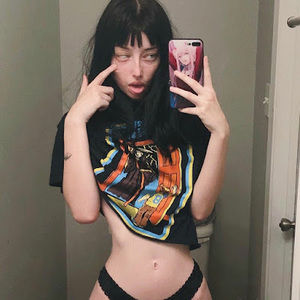 Meet your Posher, Blossom